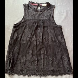 BEAUTIFUL Taylor & Sage Lace Blouse Size M